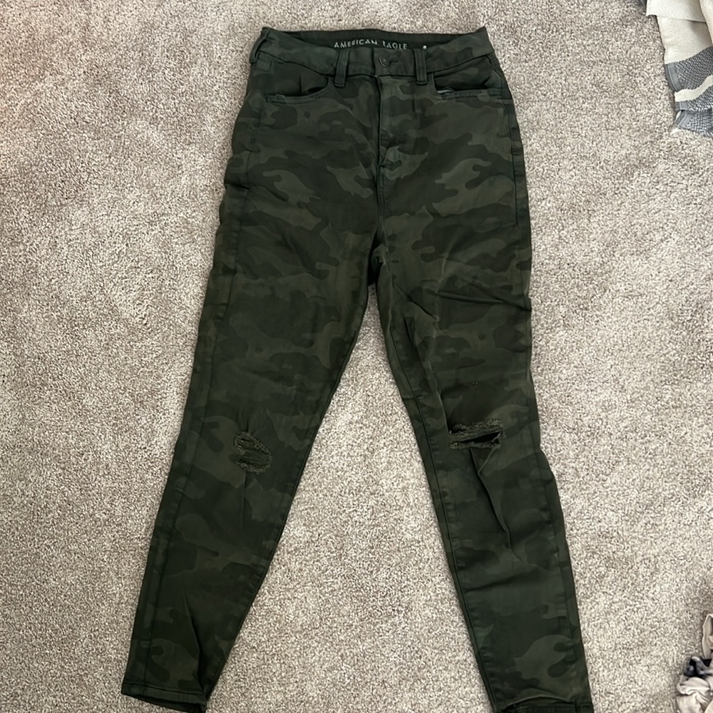 camo pants‎ with distressing - Picture 2 of 5